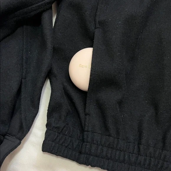 Uniqlo Women's Classic Black Zip-Up Coat - Picture 4 of 4